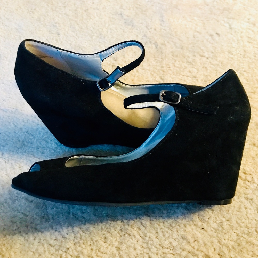 Black Covered Wedges